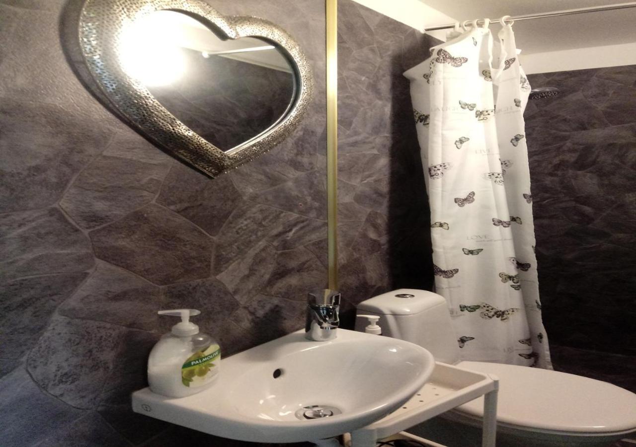 Lin'S B&B Alvsered Ngoại thất bức ảnh