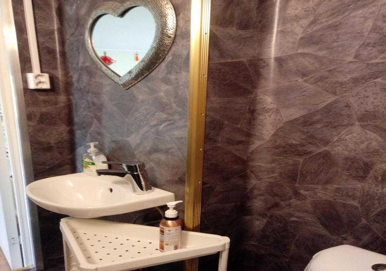Lin'S B&B Alvsered Ngoại thất bức ảnh